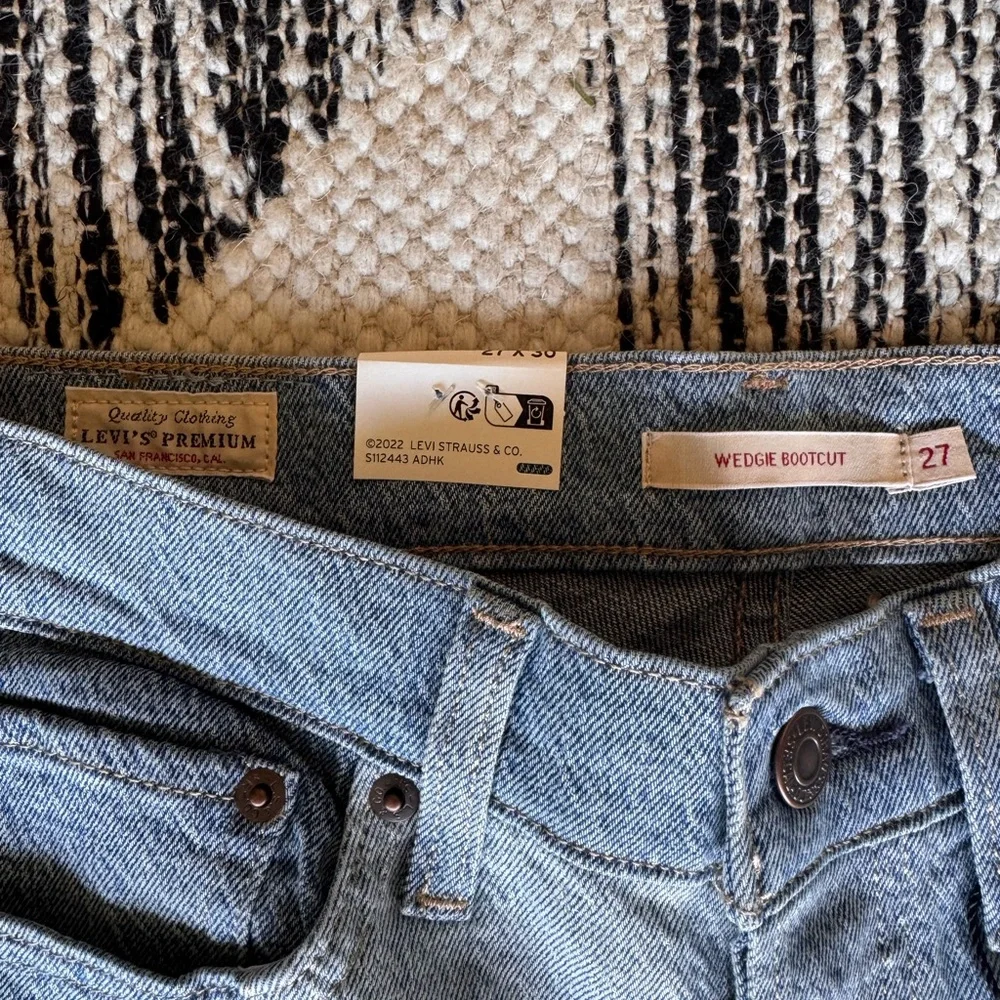 Levi’s Patchwork Wedgie Bootcut Jeans - Picture 4 of 10